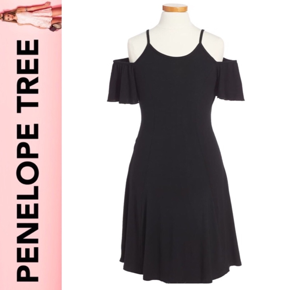NWT✨Penelope Tree✨Cold Shoulder Dress!